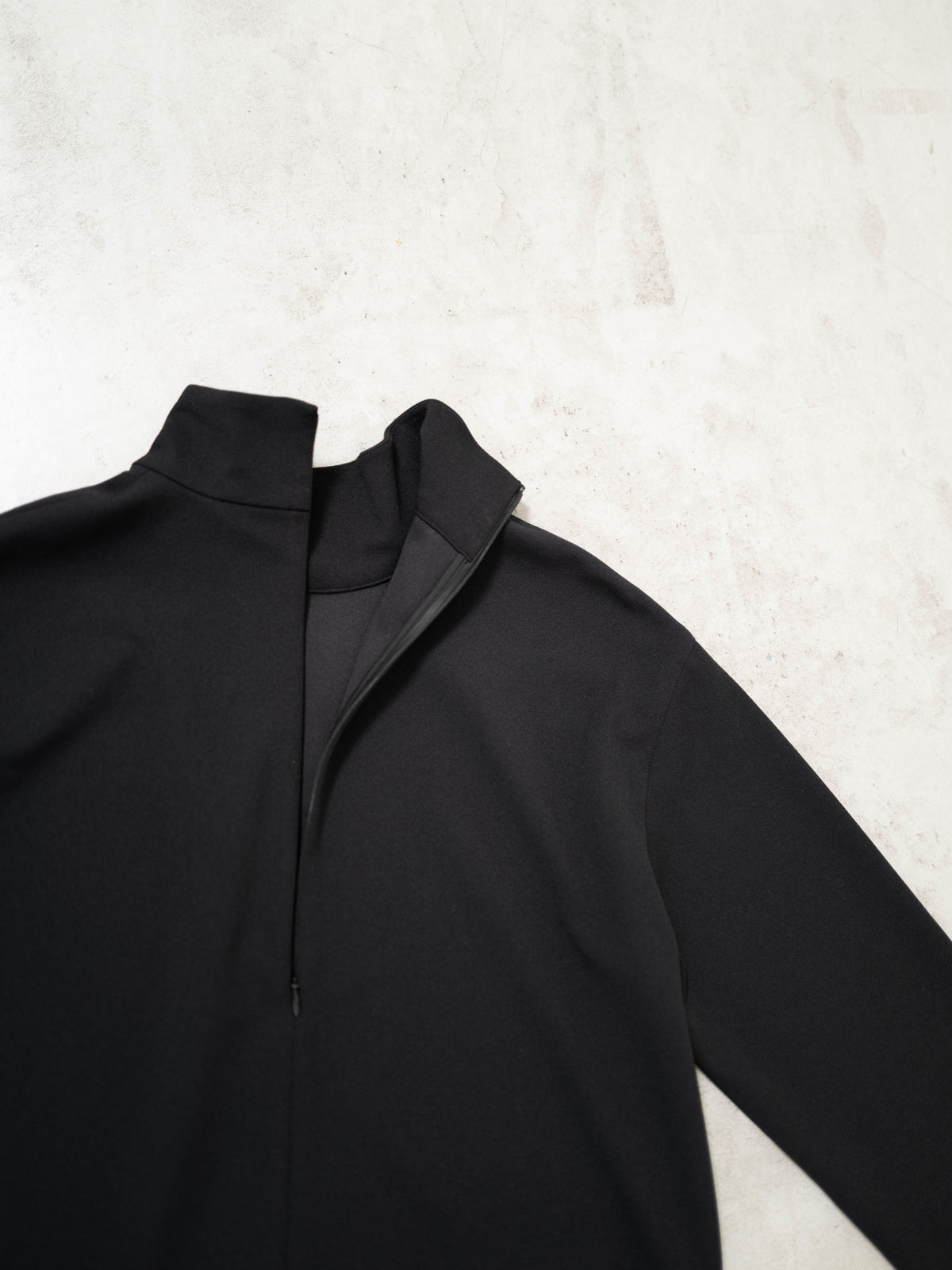 2WAYネックブラウス／2-WAY NECK BLOUSE