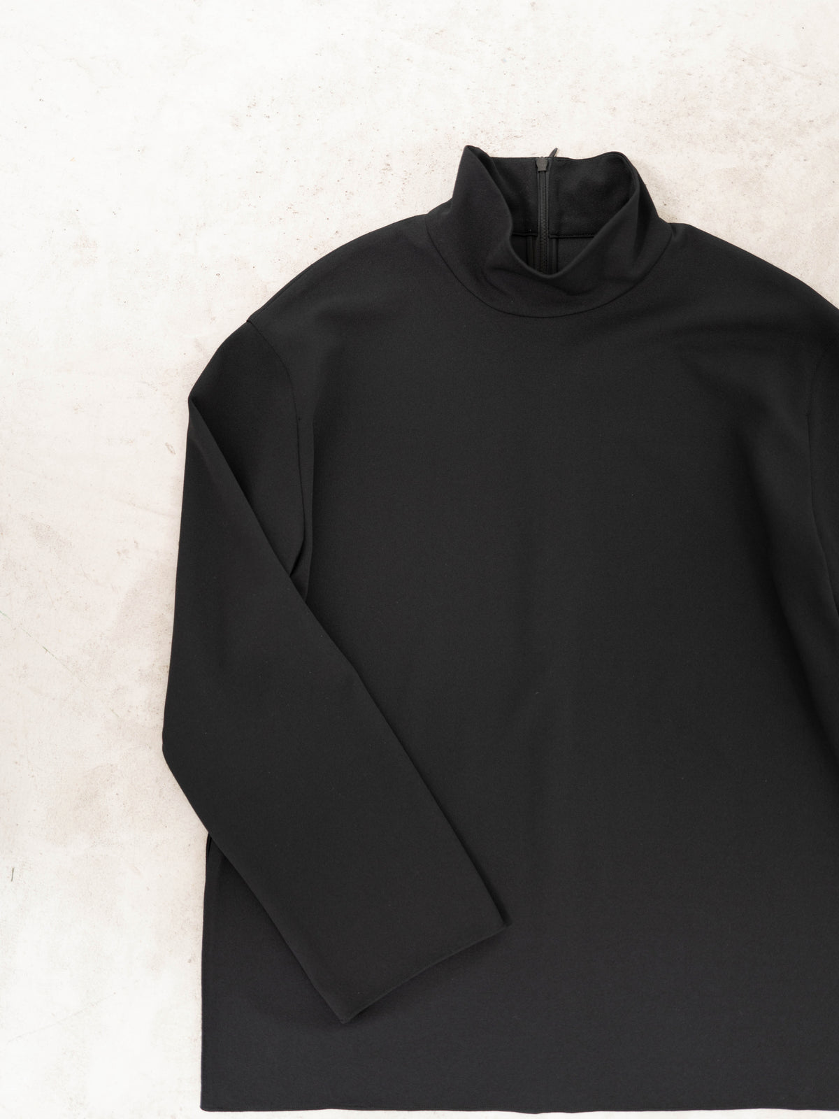 2WAYネックブラウス／2-WAY NECK BLOUSE