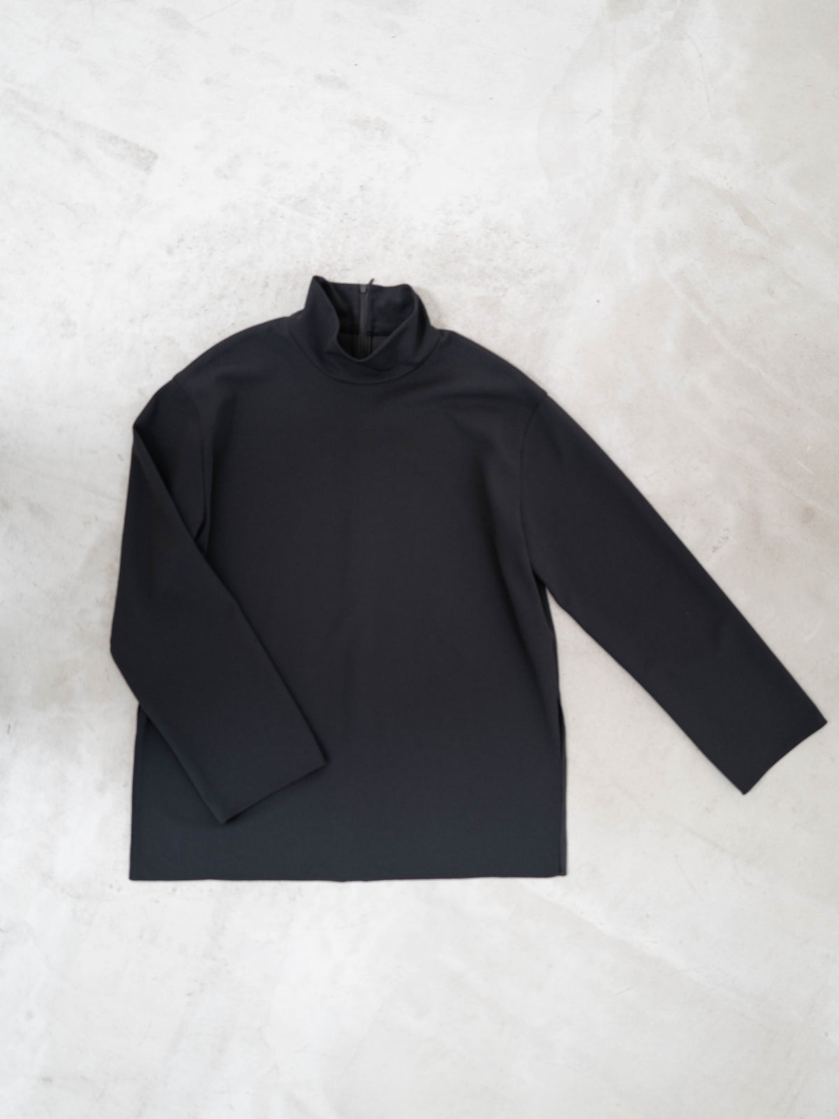 2WAYネックブラウス／2-WAY NECK BLOUSE