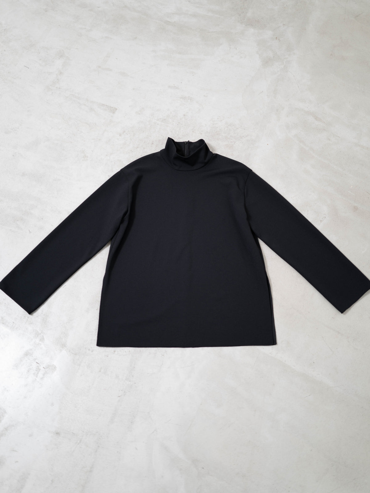 2WAYネックブラウス／2-WAY NECK BLOUSE