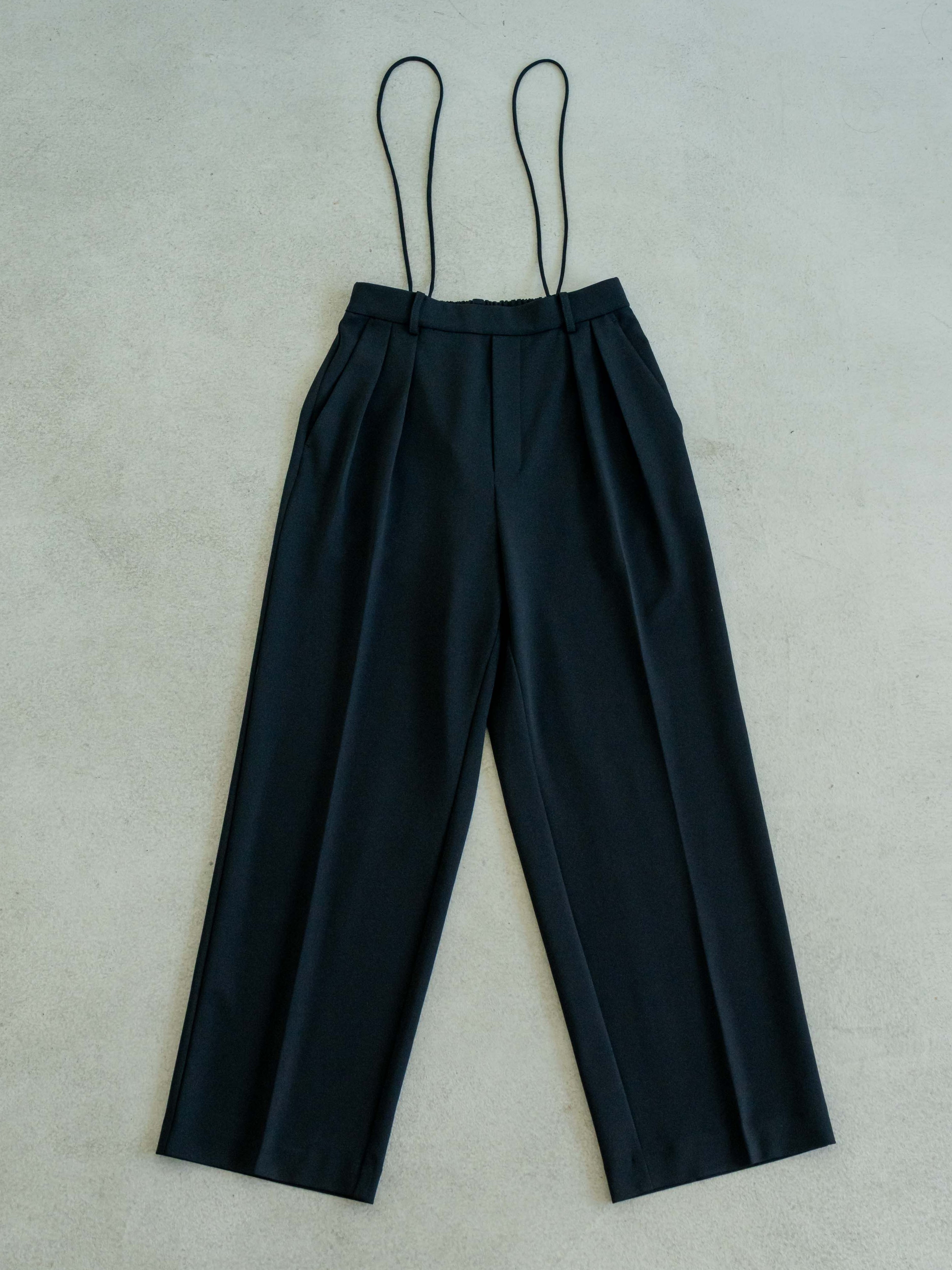 【新品】MELT MODE STUDIO ウォッシャブルサスペンダーパンツ　黒 ウォッシャブルサスペンダーパンツ 𝖶𝖺𝗌𝗁𝖺𝖻𝗅𝖾