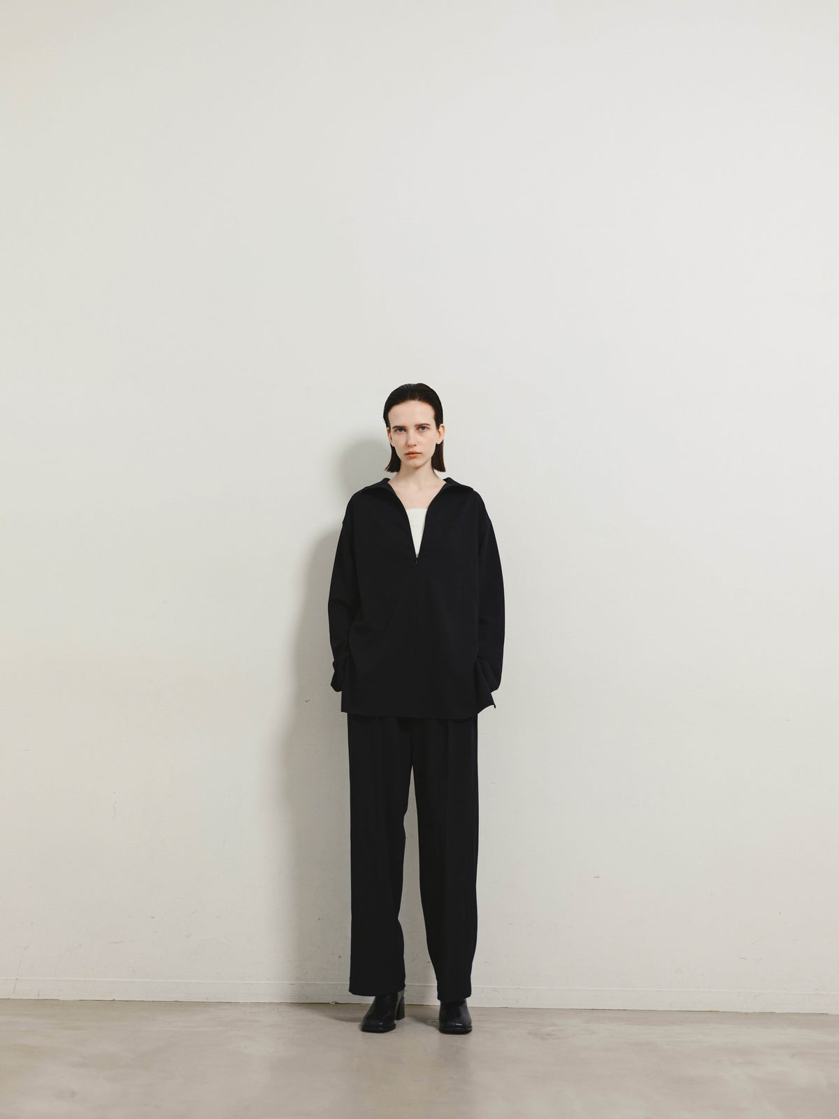 2WAYネックブラウス／2-WAY NECK BLOUSE