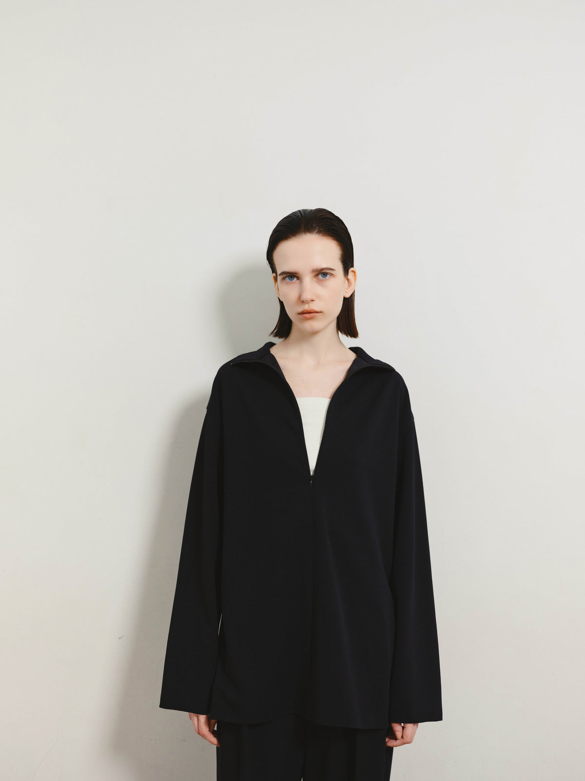 2WAYネックブラウス／2-WAY NECK BLOUSE