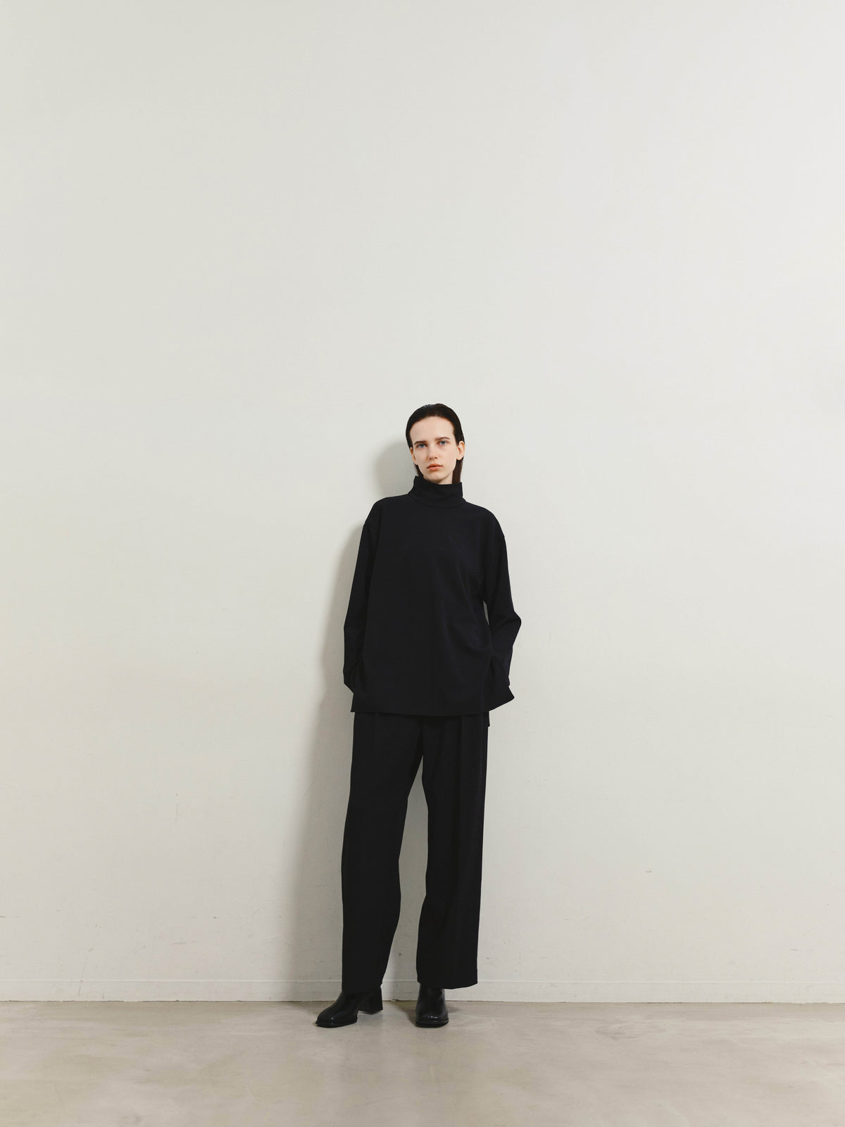 2WAYネックブラウス／2-WAY NECK BLOUSE