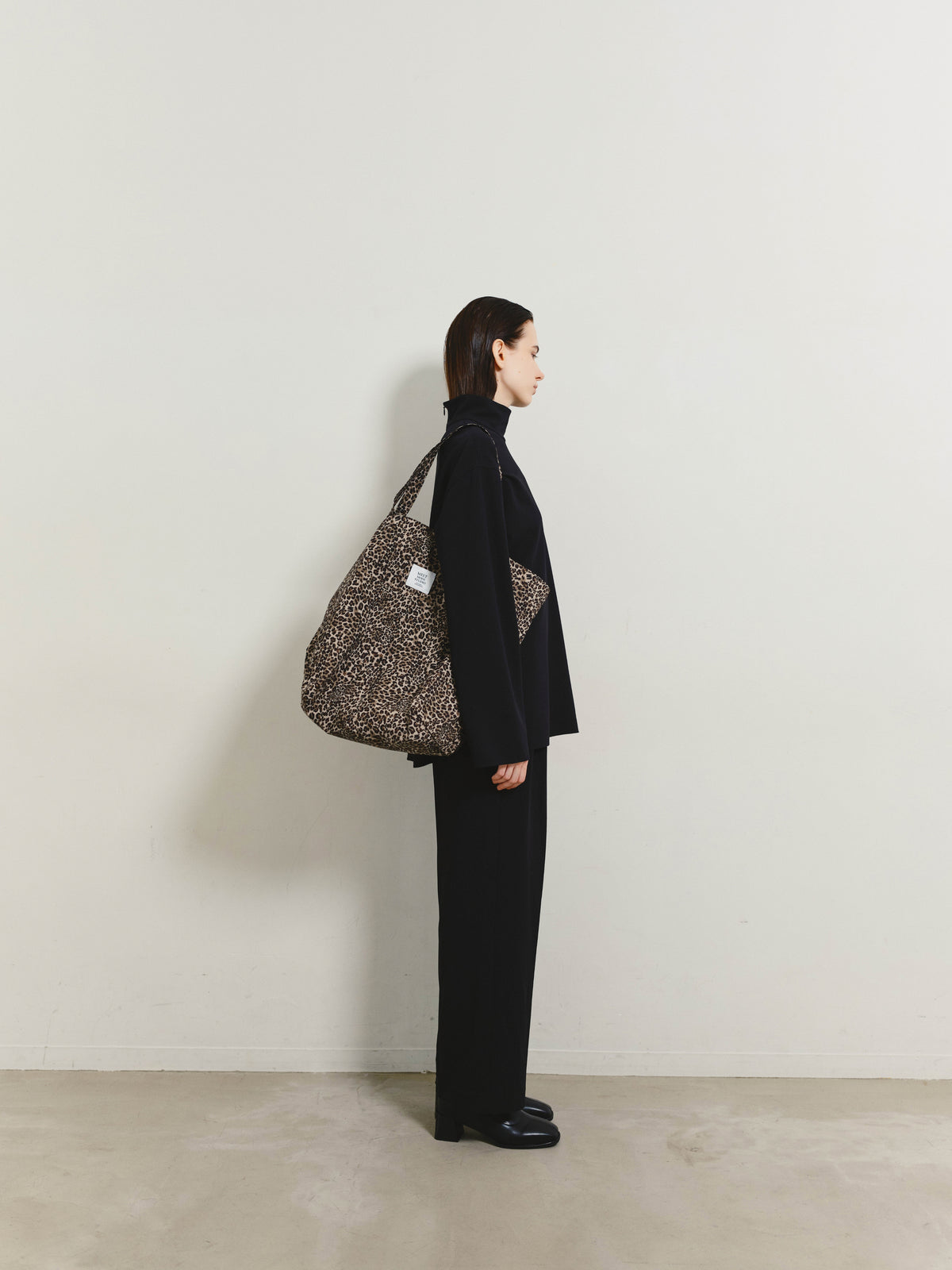 2WAYネックブラウス／2-WAY NECK BLOUSE
