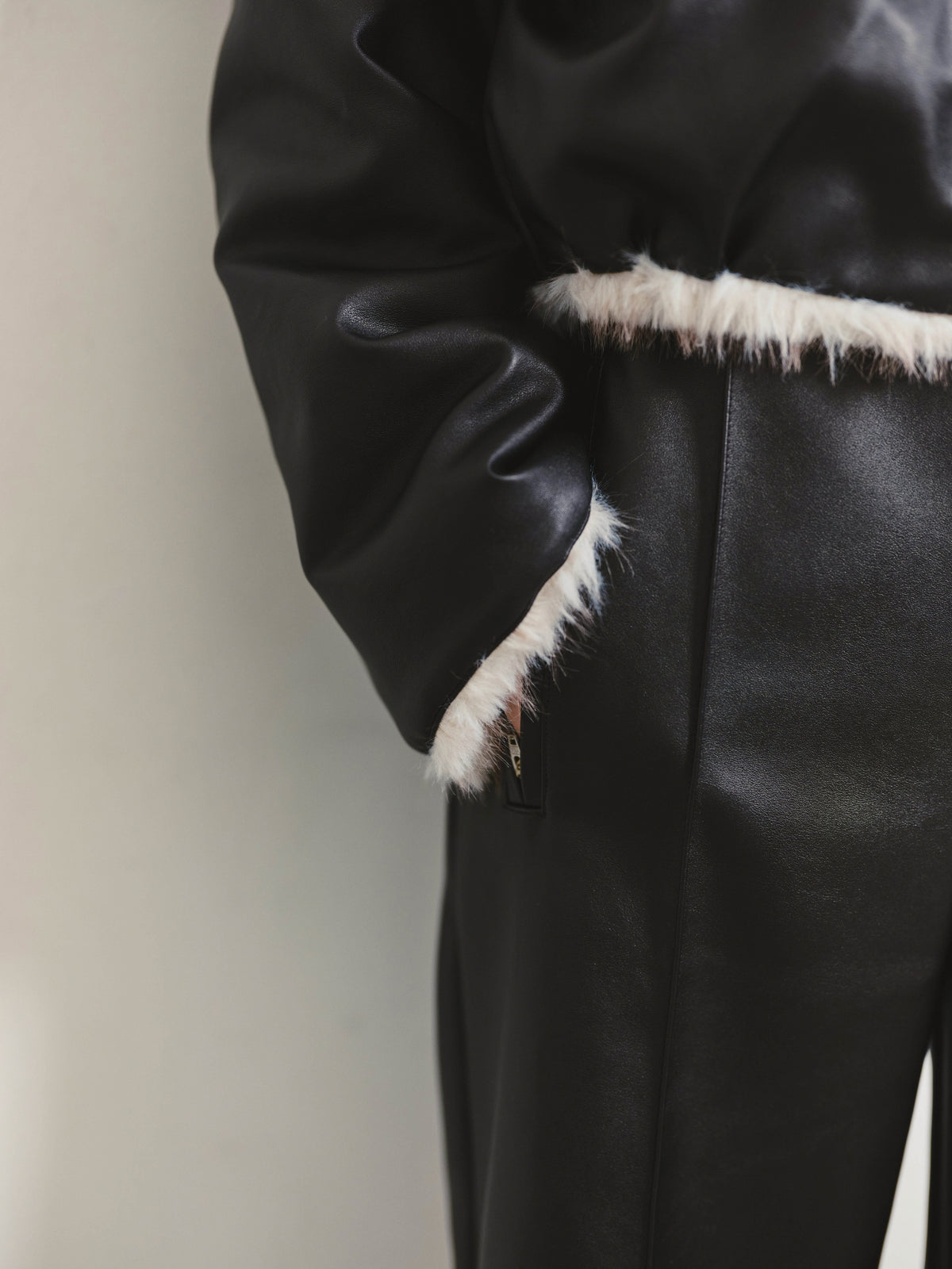 WARM BONDED LEATHER PANTS／ウォームボンディングレザーパンツ