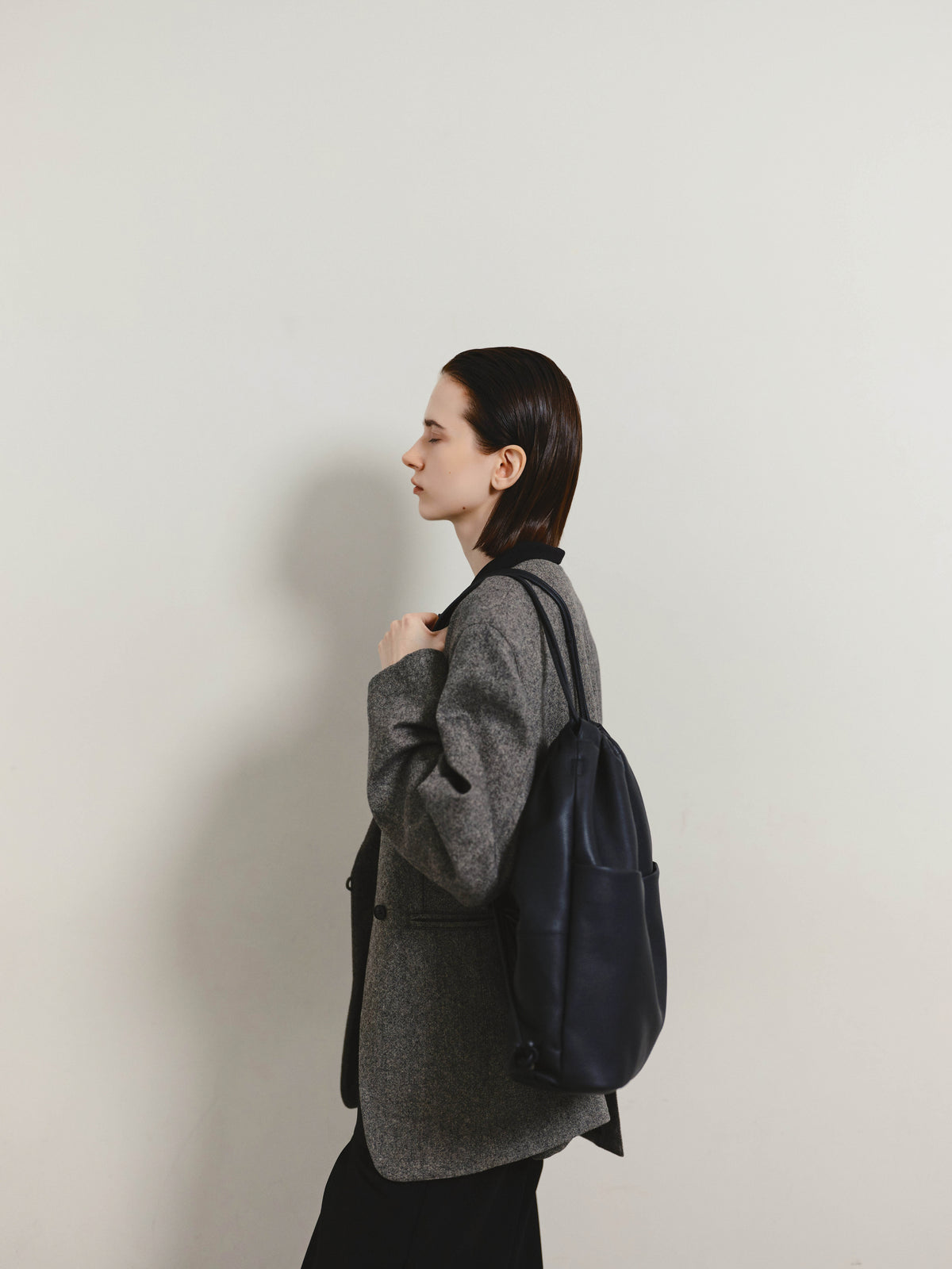 レザー2WAY ドローストリングバックパック／LEATHER 2-WAY DRAWSTRING BACKPACK